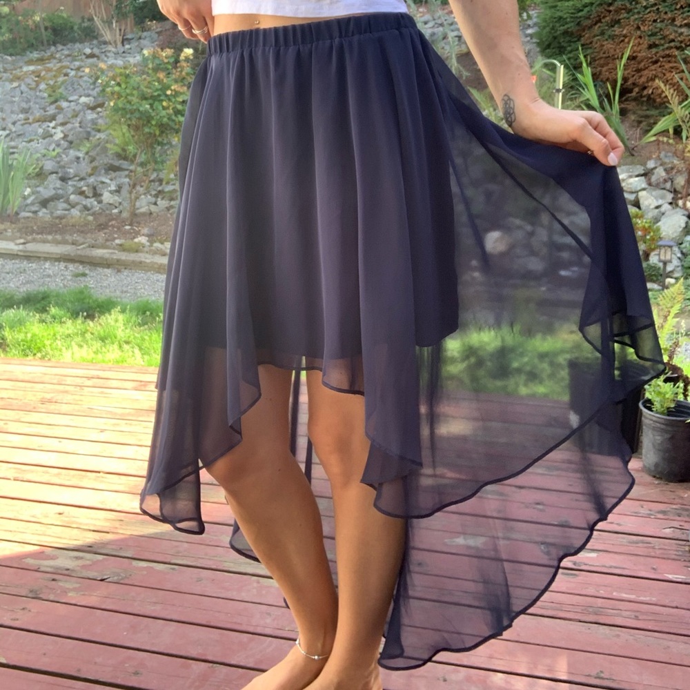 ALYTHEA | High-Low Skirt in Navy